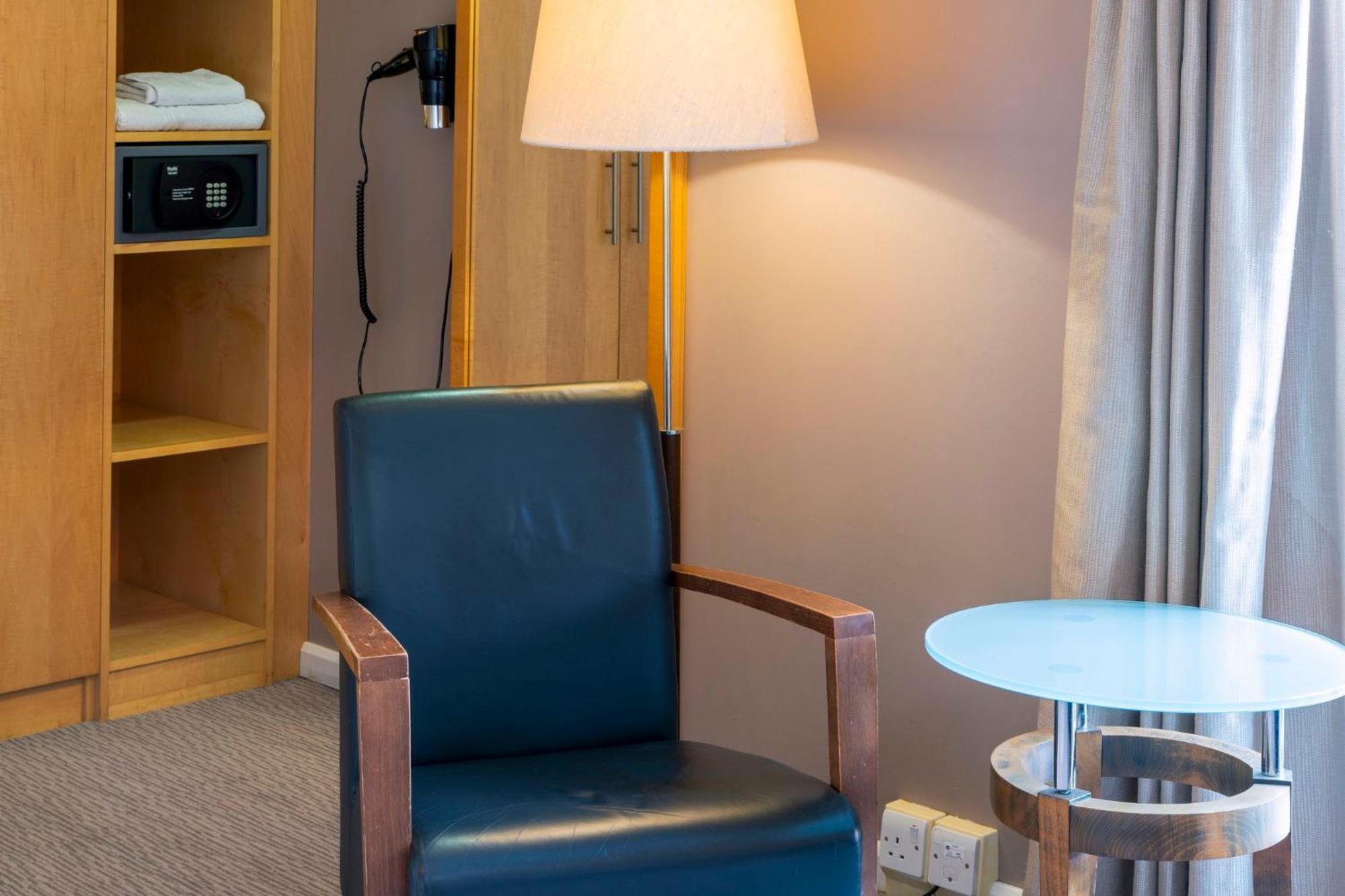 Holiday Inn London Brentford Lock By Ihg Brentford