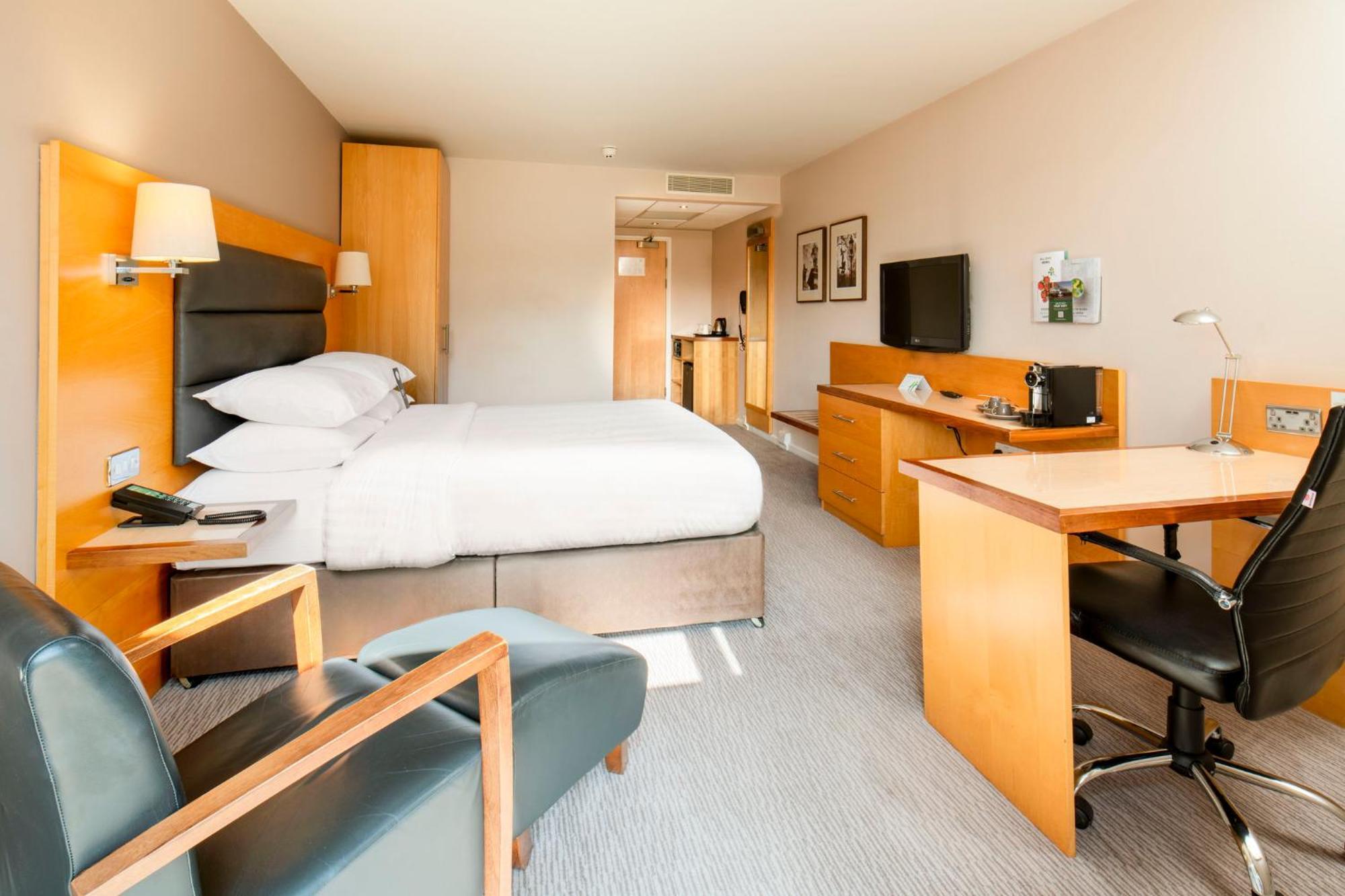 Holiday Inn London Brentford Lock By Ihg Hotel 4*