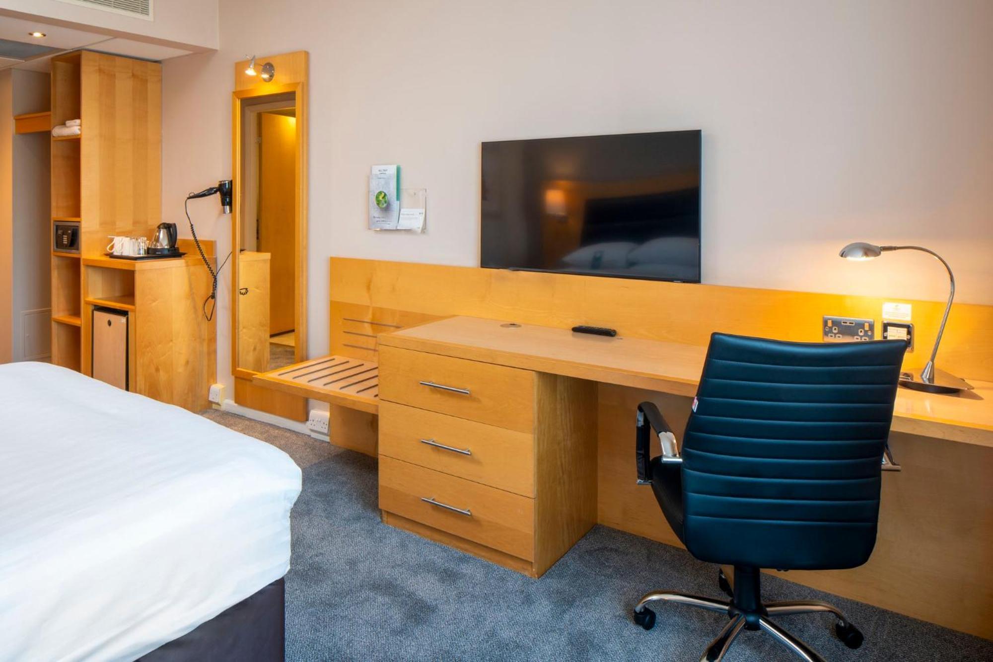 Holiday Inn London Brentford Lock By Ihg Hotel Brentford