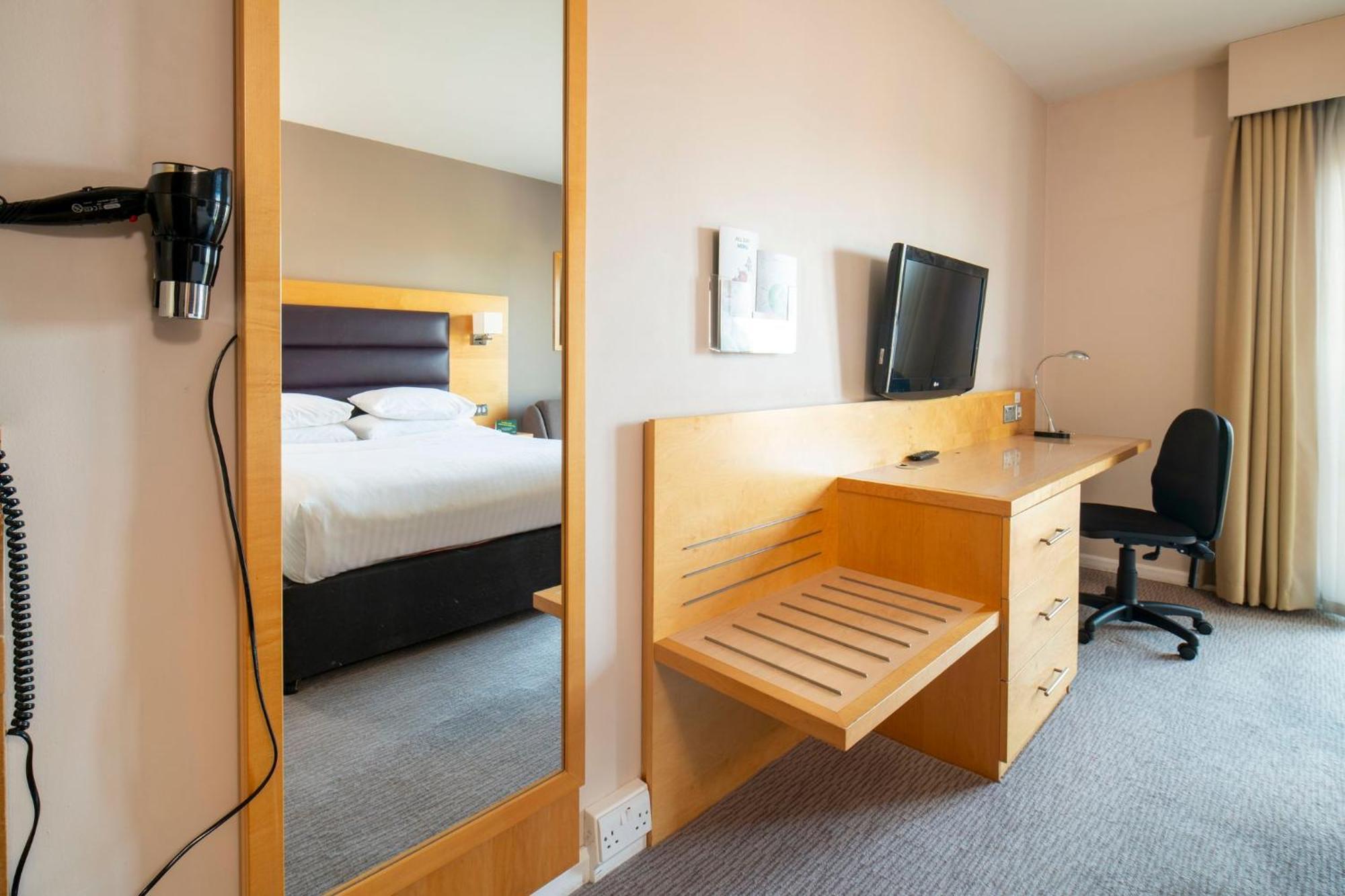 Hotel Holiday Inn London Brentford Lock By Ihg Brentford