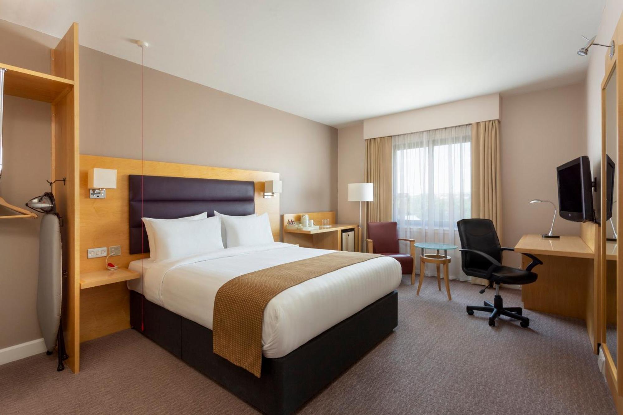 Holiday Inn London Brentford Lock By Ihg Hotel