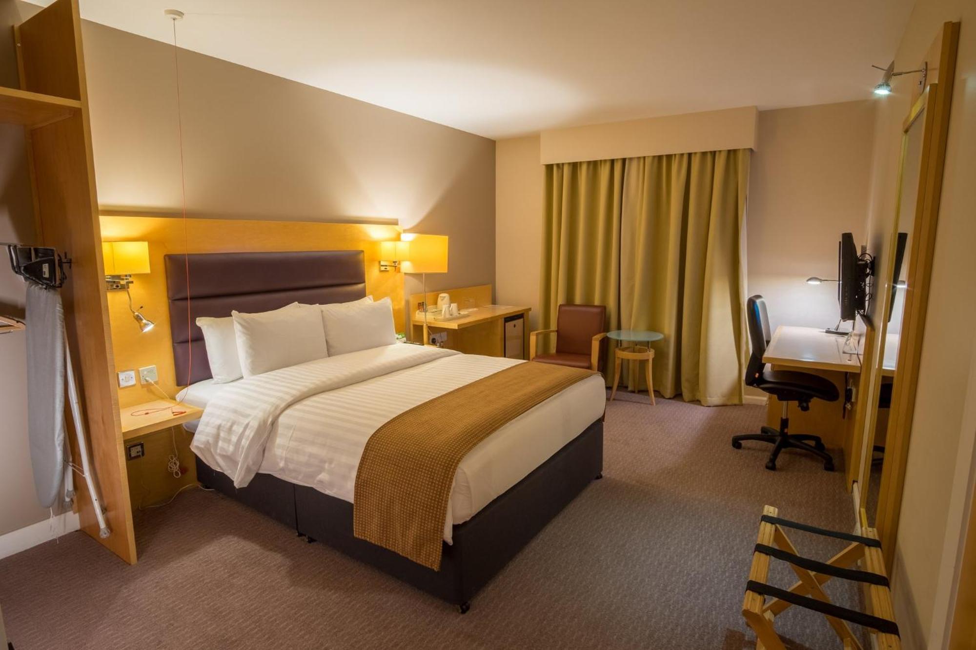 Hotel Holiday Inn London Brentford Lock By Ihg