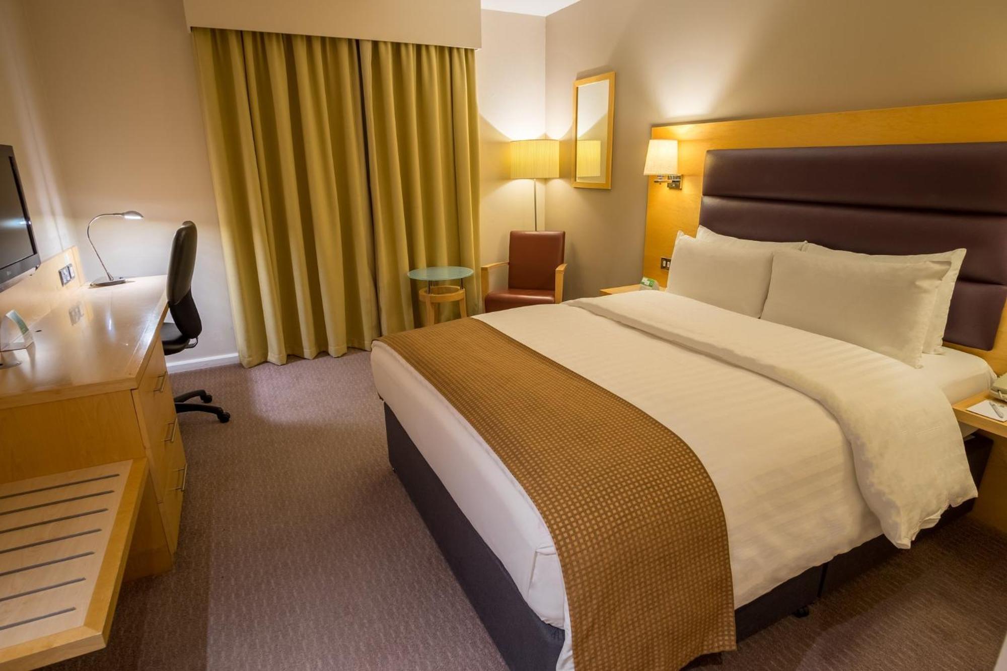 Holiday Inn London Brentford Lock By Ihg Hotel Brentford